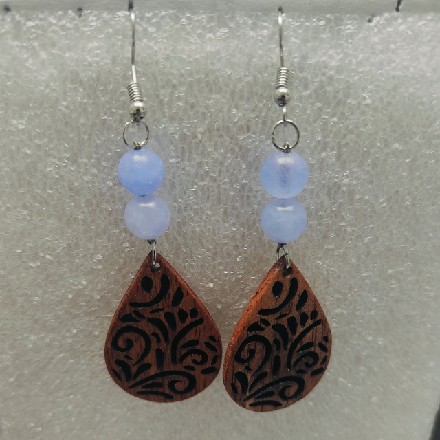 Boucles d&#039;oreilles goutte de chêne et calcédoine