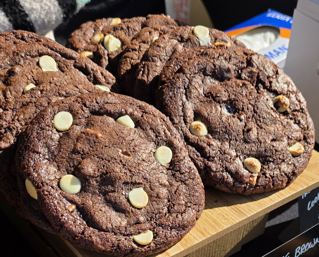 Giant triple choc cookies - New York style (box of 4)