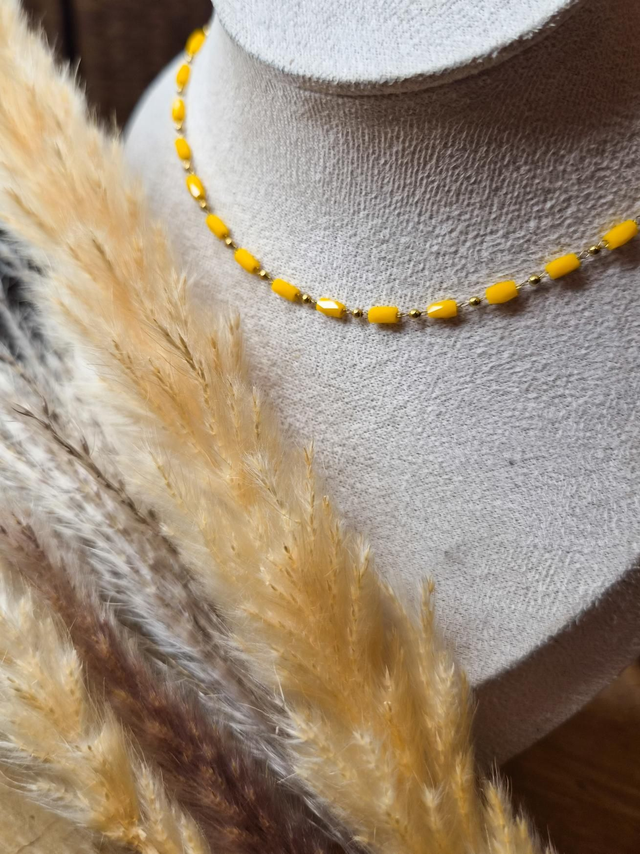 Collier finesse "Perles tubes" - Modèle jaune et doré