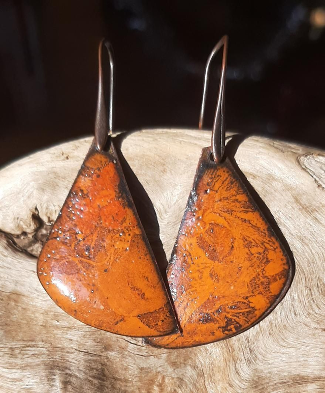 Boucles d'oreilles demi Gingko Oranges " Visage"