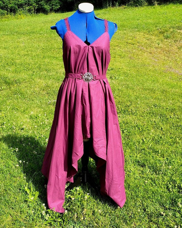 Robe asymétrique &amp; ceinture réglable