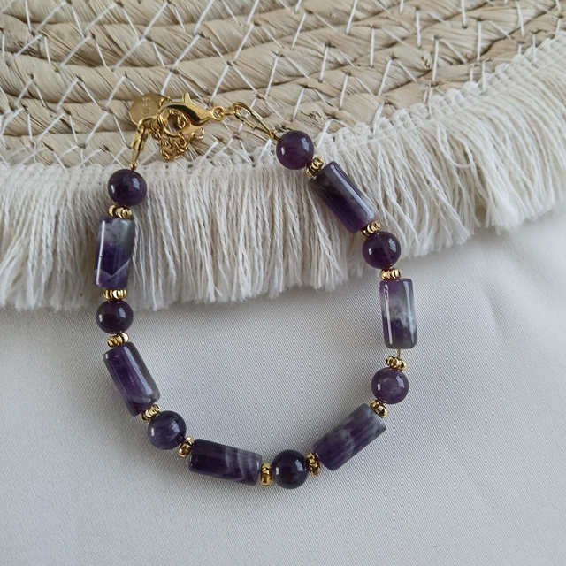 Dames armband Amethist met 6 buiskralen – goudkleurig stainless steel – verstelbaar (1.244)