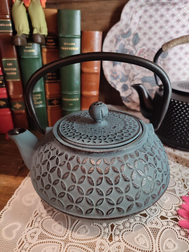 Théière en fonte bleuté 1 l