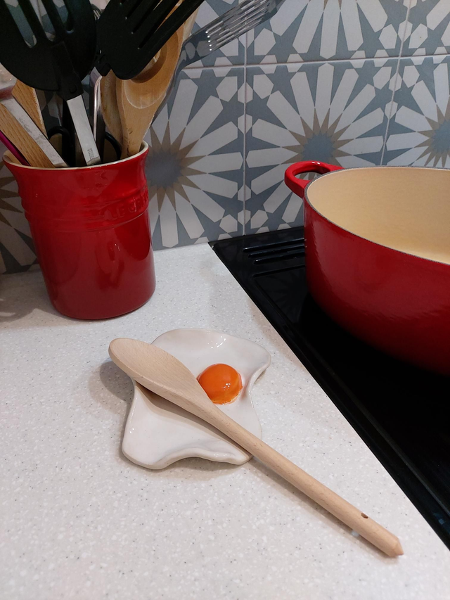 Fried egg spoon rest