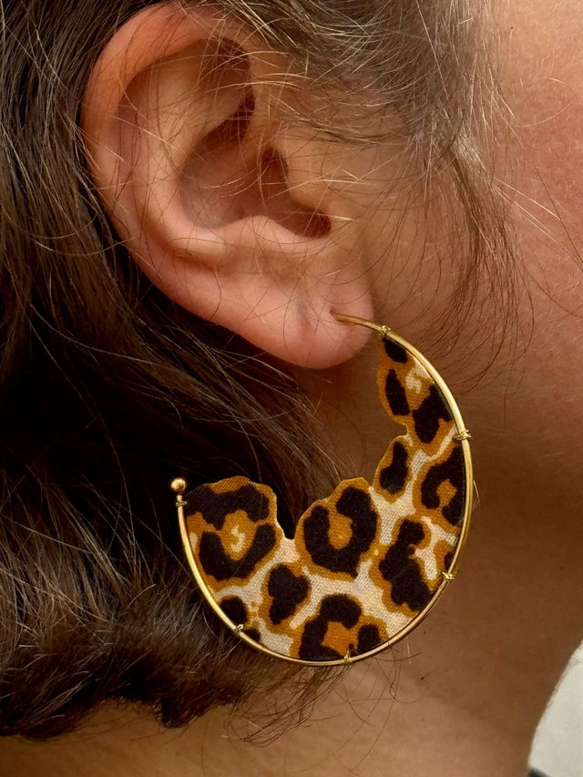 Eclipse Léopard - Créoles en acier et tissu