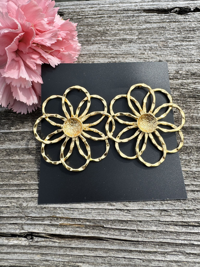 Flower statement ear stud