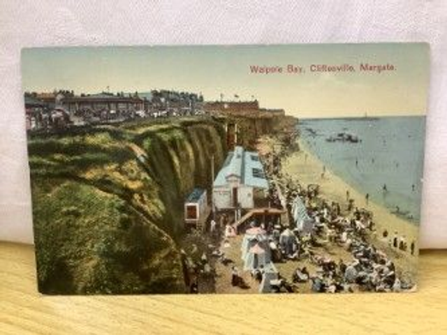 Margate, Walpole Bay, Cliftonville, Kent, vintage unbranded postcard. Our Ref No. R195 £2.25