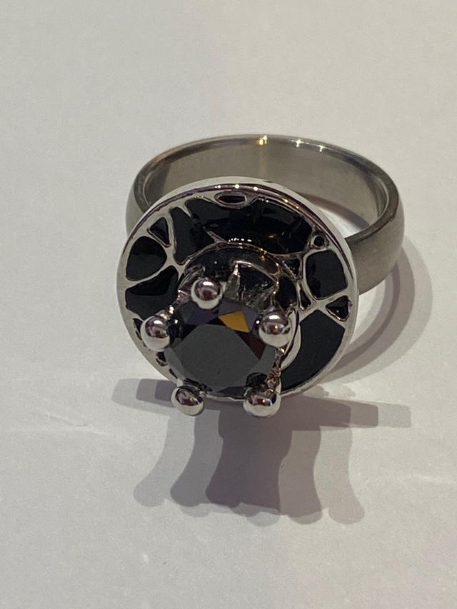 Interchangeable fashion rings