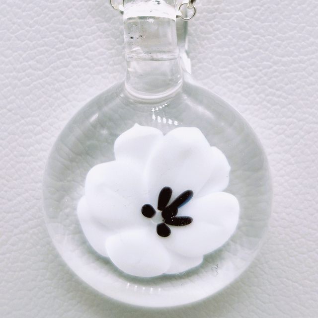 Pendentif Flora blanc 1