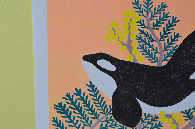 Affiche imprimée en risographie L'orque aux mimosas