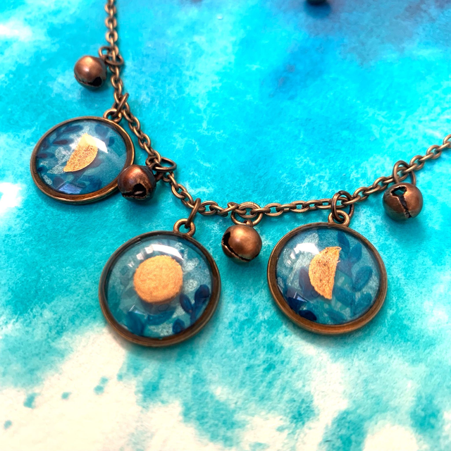 Ras-de-cou Cycle Lunaire 3 lunes - Capsule de Mars 2025