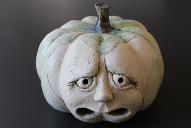 Pompoen met droevig gezicht / Pumpkin with sad face nr 2 (controleren)