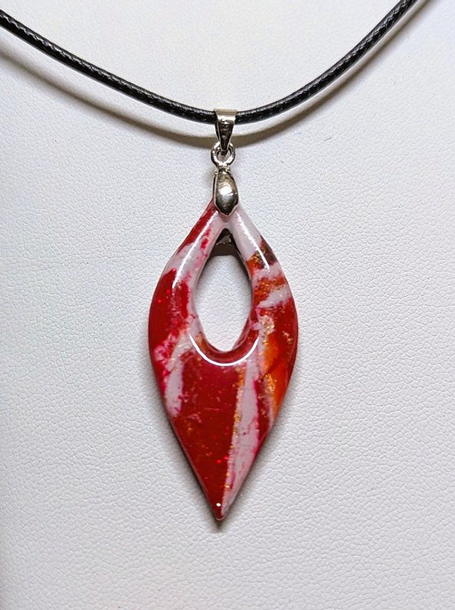 Pendentif goutte d'eau Flamboyante