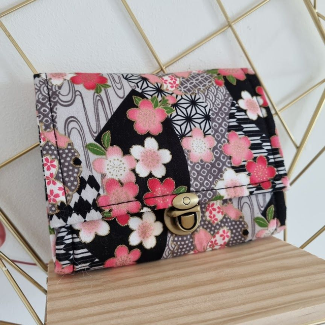 Portefeuille court à fermoir &quot;Hanako&quot; noir