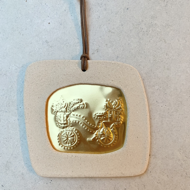 Petit cadre en grès chamotté illustration vélo 