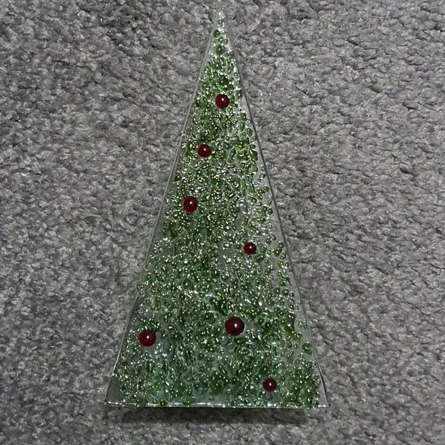 Green xmas tree red baubles tealight holder