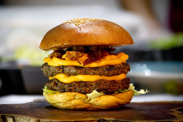 1/2 Pounder Cheese Burger