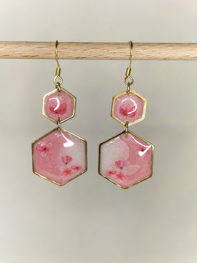 Boucles géométriques pendantes roses