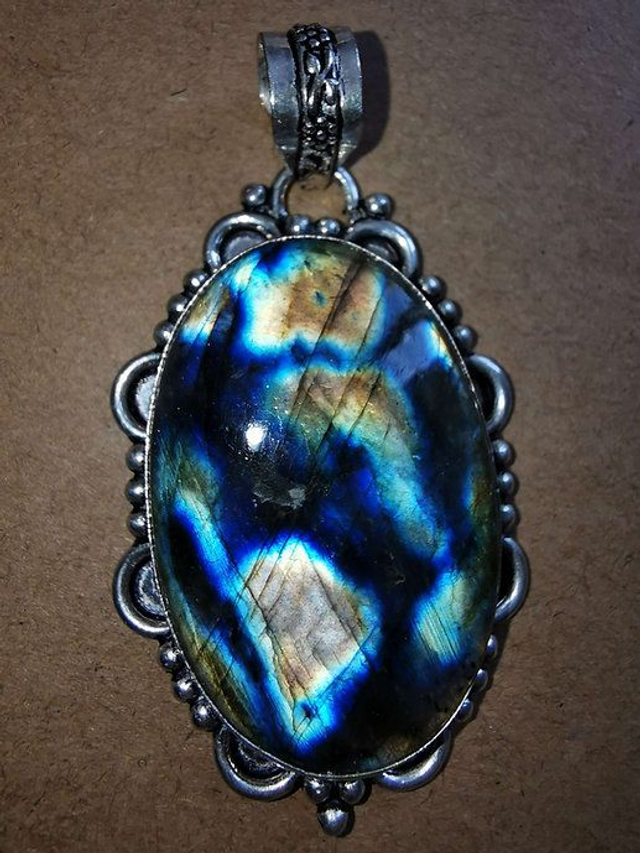 Grand pendentif en argent et Labradorite 