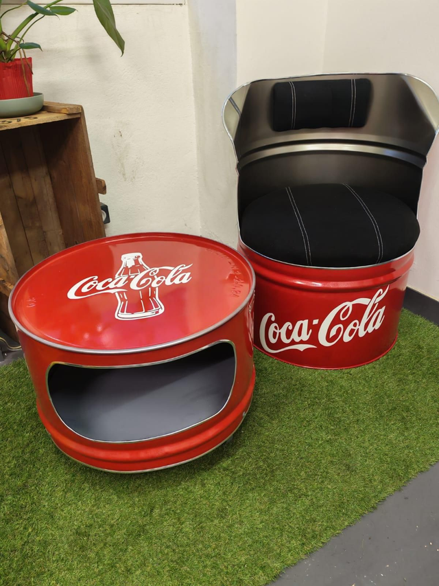 Fauteuil et table basse coca cola 