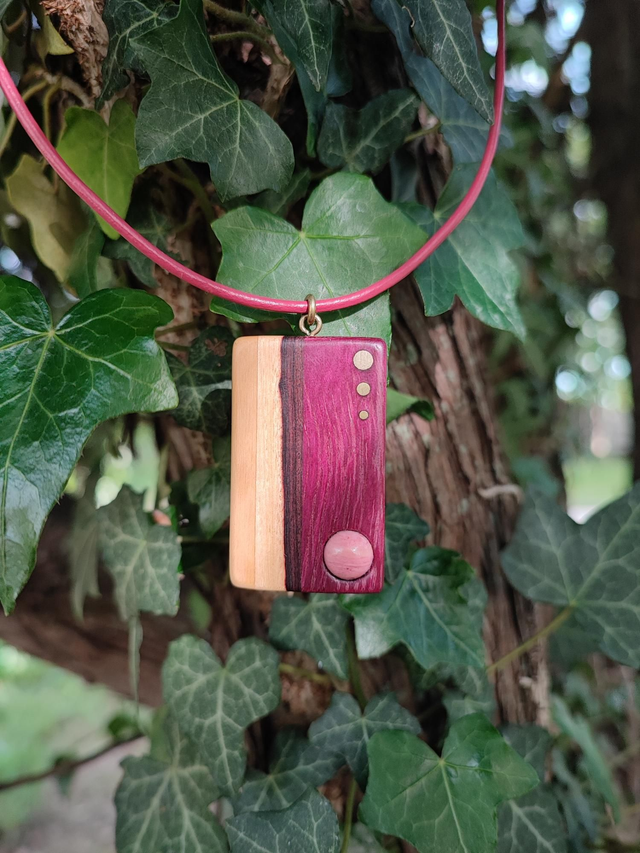 Pendentif Rectangle en Bois de Buis, Bois de Violette, Amarante, Laiton, Rhodonite et Cordon Cuir