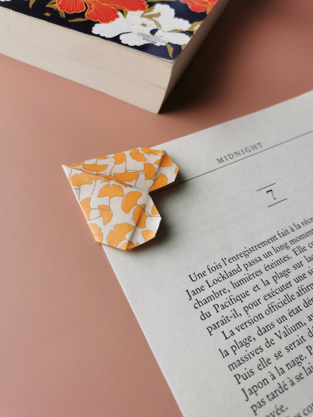 Marque page coeur en origami