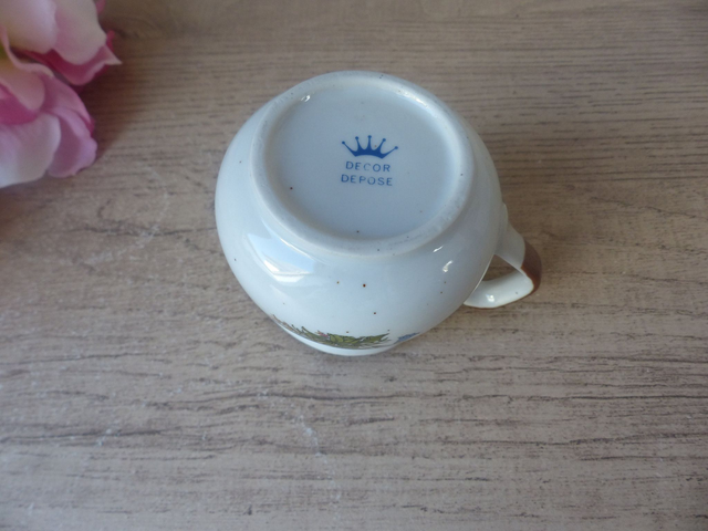 Ancien petit pot à lait artisanal en grès moucheté fleuri des années 1980, petit crémier décoration maison de campagne vintage bohème