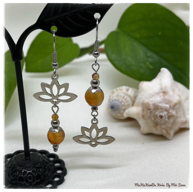 Boucles d’oreilles “Lotus” asymétriques
