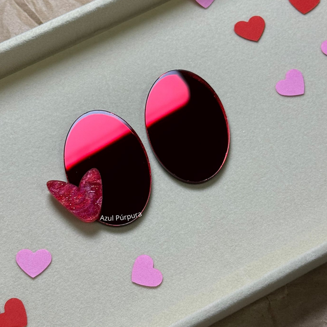 Brincos Minimalistas com Coração