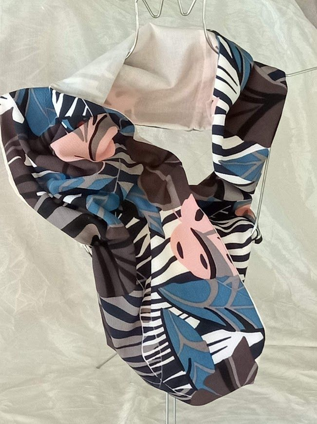 Snood d'été crêpe motif feuilles doublé voile de coton