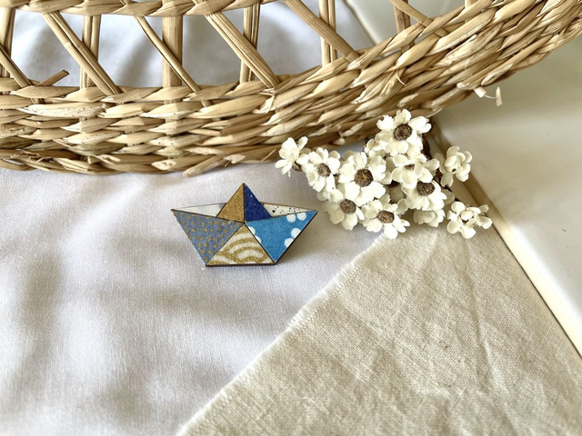 Broche Bateau origami - Couleurs variées (doré)
