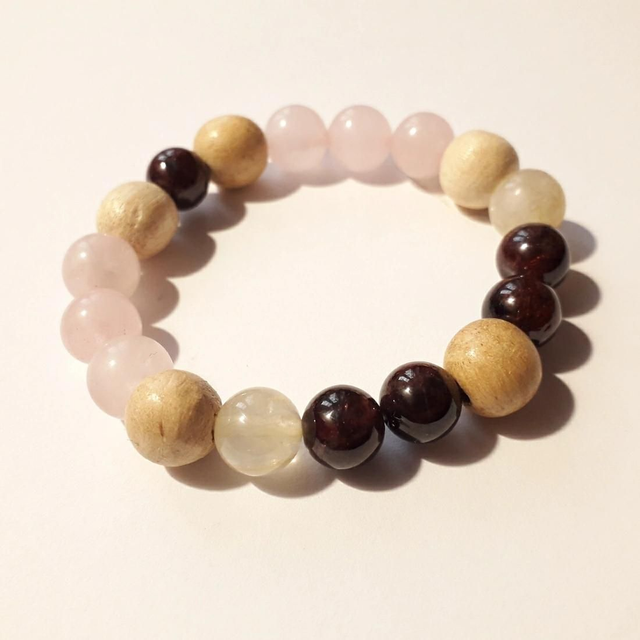 Rose Quartz,  Garnet, Rutil Quartz and Palo Santo Aromatherapy Bracelet 