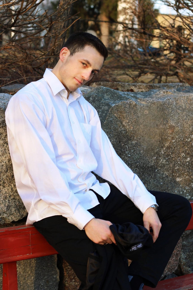 Essential White Button-Up Size S-XL