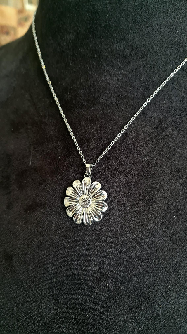 Collier "Marguerite" en acier inoxydable argenté 