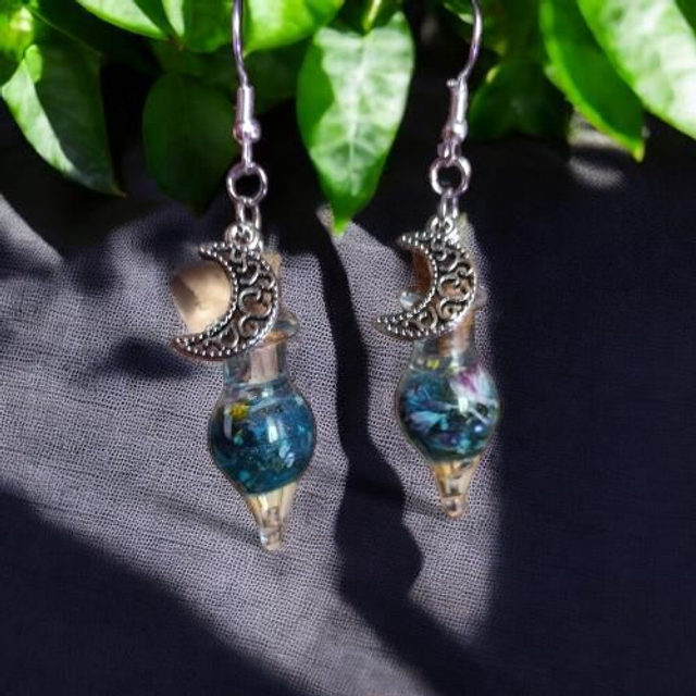 Loitsupullo korvakorut / Spellbottle earrings