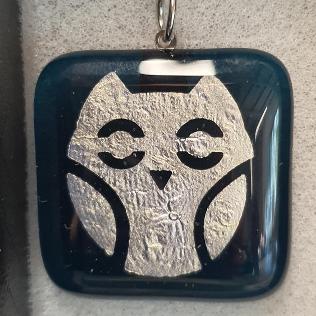 Dark blue and silver owl pendant &amp; chain
