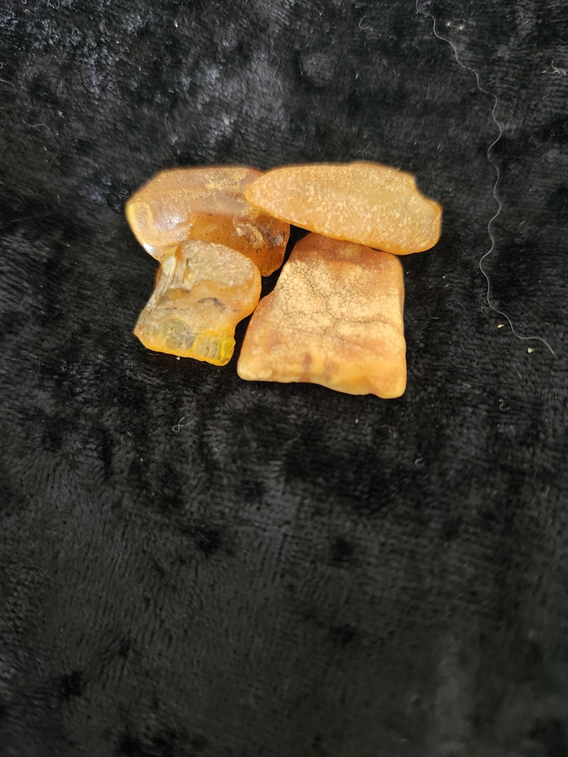 ROUGH AMBER 