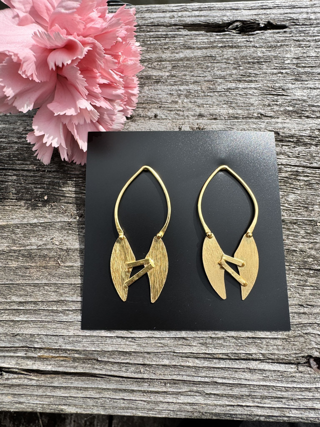 Matte abstact brass earring
