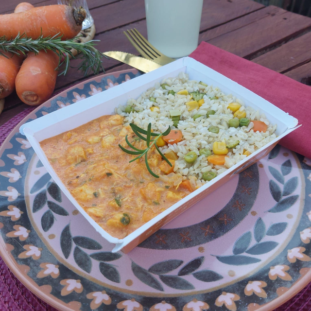 Strogonoff de frango + Arroz integral a grega