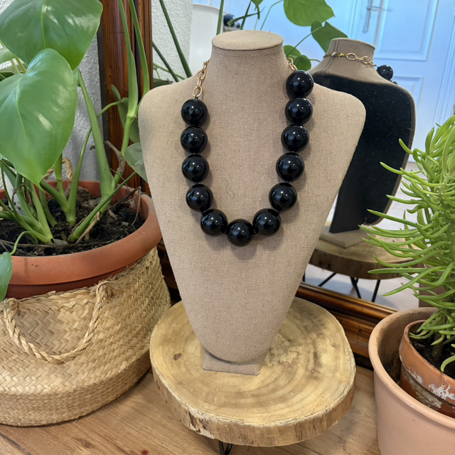 Collar Noir Clásico 