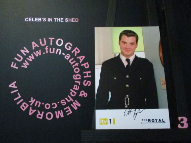 Scott Taylor (Frankie Robinson) Original Pre-Print Yellow The Royal 6x4 Cast Card (3)