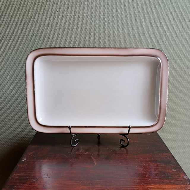 Thomas | Serveerschaal Vleesschaal Platte schaal &#039;Scandic Shadow&#039; (afmetingen 29,0 x 17,5 x 3,0 cm) Wit met smalle bruine bies | Vintage