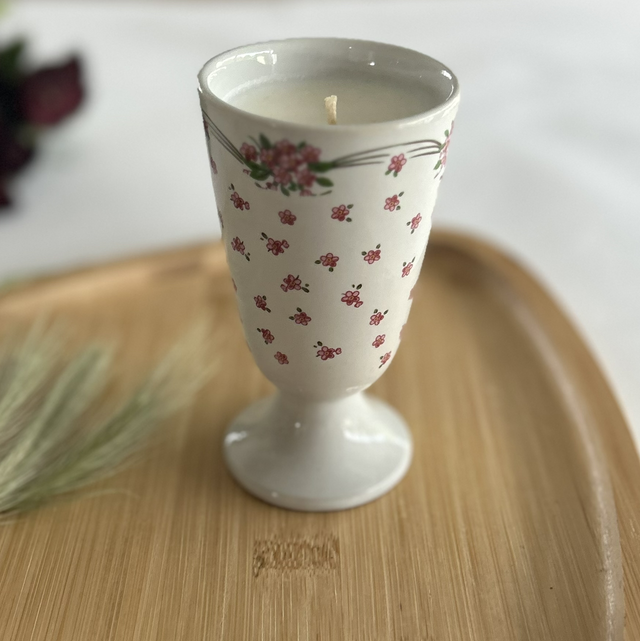 Bougie tasse Mazagran fleurs roses 