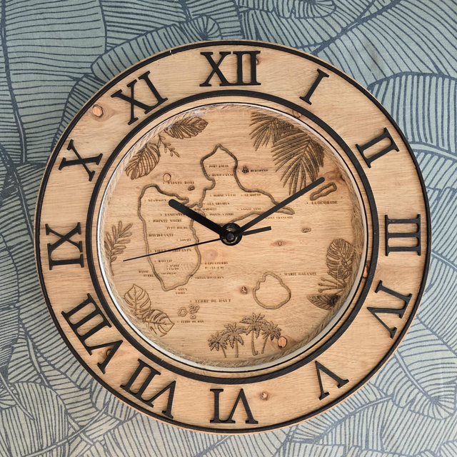 Horloge Guadeloupe, style industriel