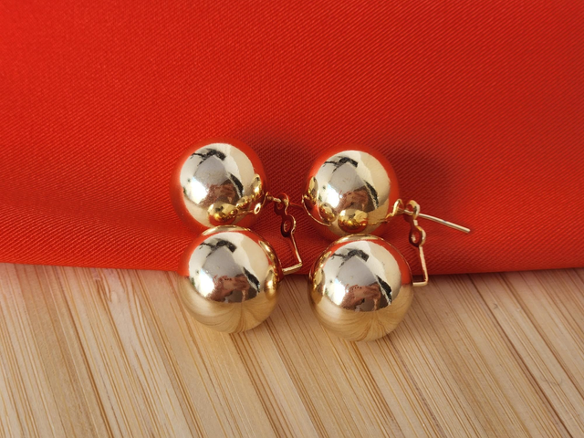 Brinco 2 em 1 Esferas