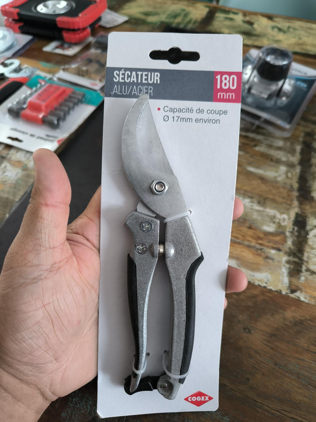 SÉCATEUR ALU/ACIER 180 MM