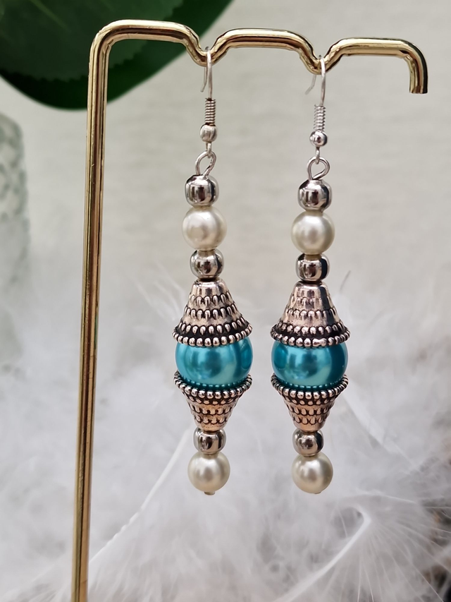 Boucles D'oreilles Ethnique Argentées Perles Bleu Et Blanc