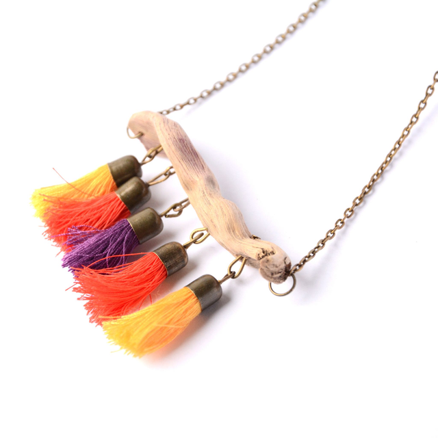 Collier Création Bois Flotté &amp; Pompons - Pièce Artisanale et Unique