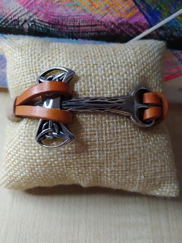 Bracelet cuir double lanières hache 