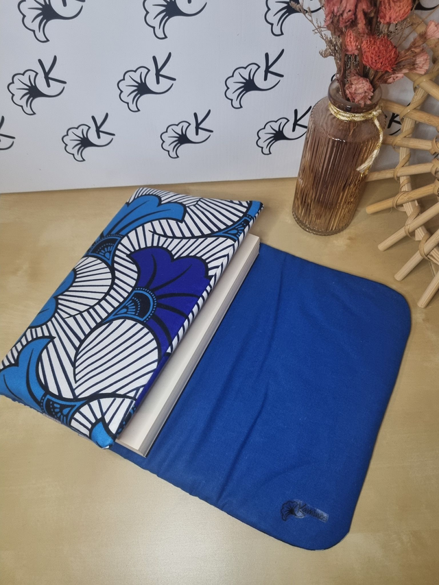 Couvre-livre universel format 21x15cm tissus Wax / coton uni